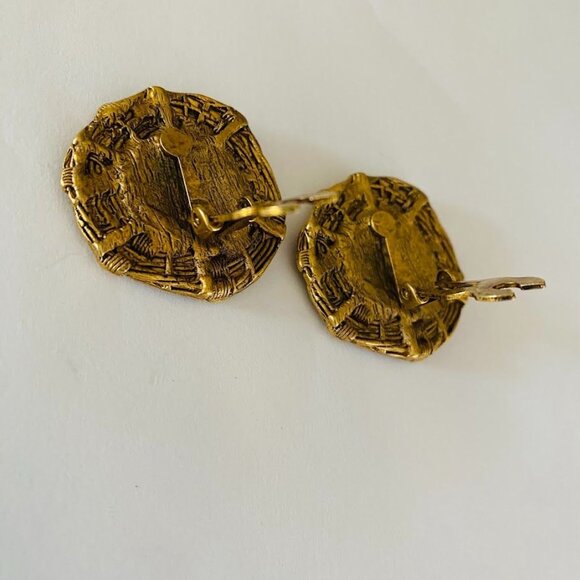 Vintage Gold Tone Woven Swirl Enamel Statement Clip-On Earrings - Picture 5 of 6